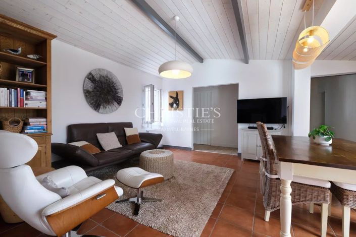 Image No.12-5 Bed House for sale