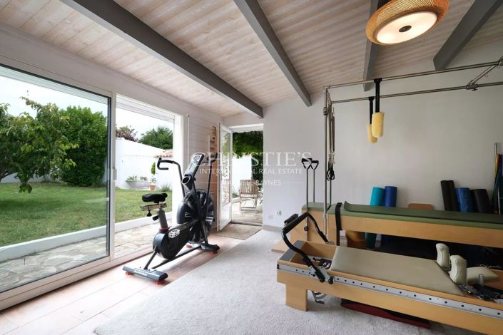 Image No.16-5 Bed House for sale