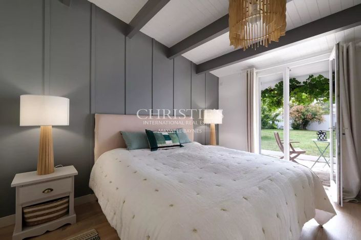 Image No.2-5 Bed House for sale