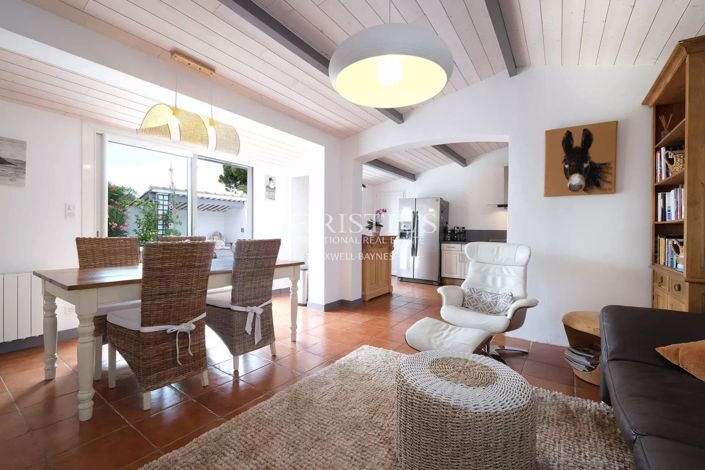 Image No.4-5 Bed House for sale