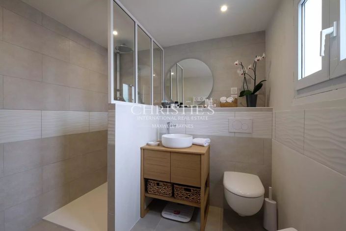 Image No.5-5 Bed House for sale