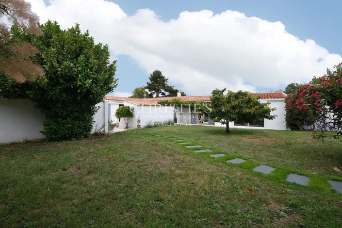 Image No.6-5 Bed House for sale