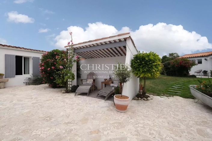 Image No.9-5 Bed House for sale