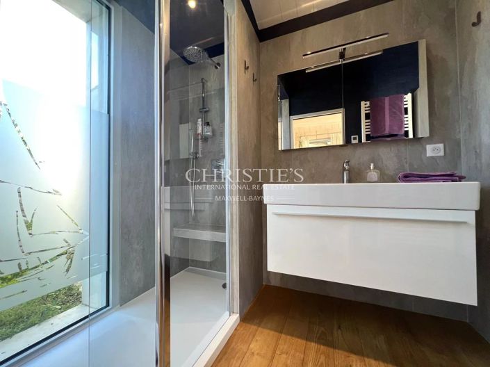 Image No.19-4 Bed House for sale