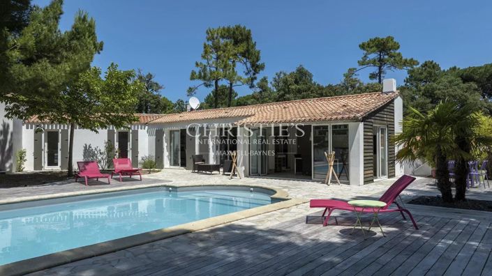 Image No.1-4 Bed House for sale