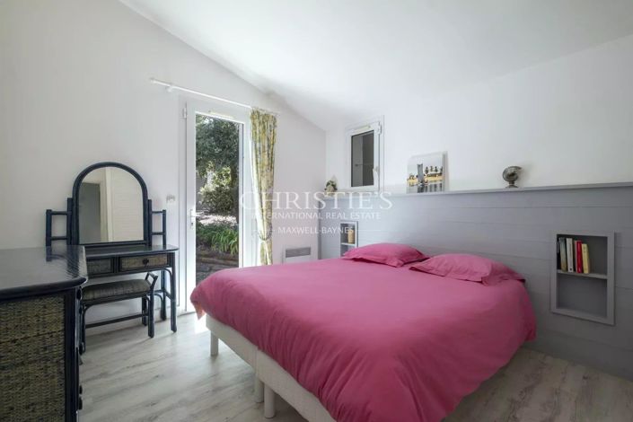 Image No.12-4 Bed House for sale