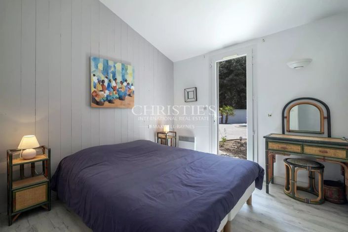 Image No.13-4 Bed House for sale