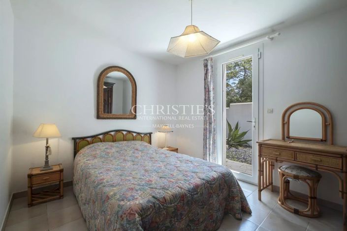 Image No.14-4 Bed House for sale