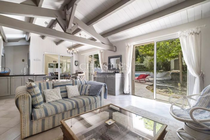 Image No.6-4 Bed House for sale