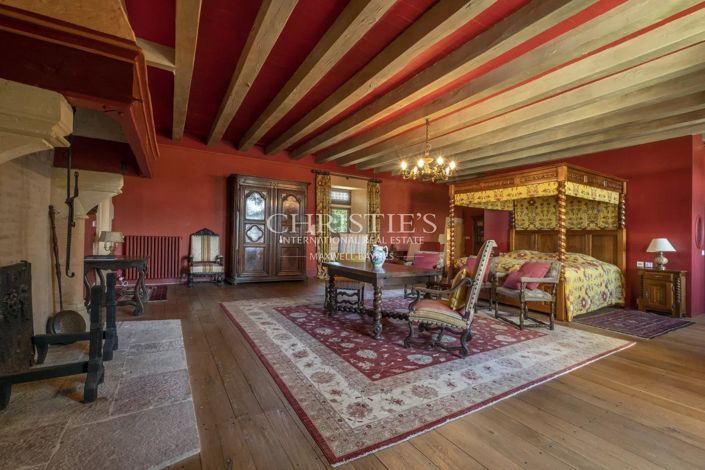 Image No.18-8 Bed House for sale