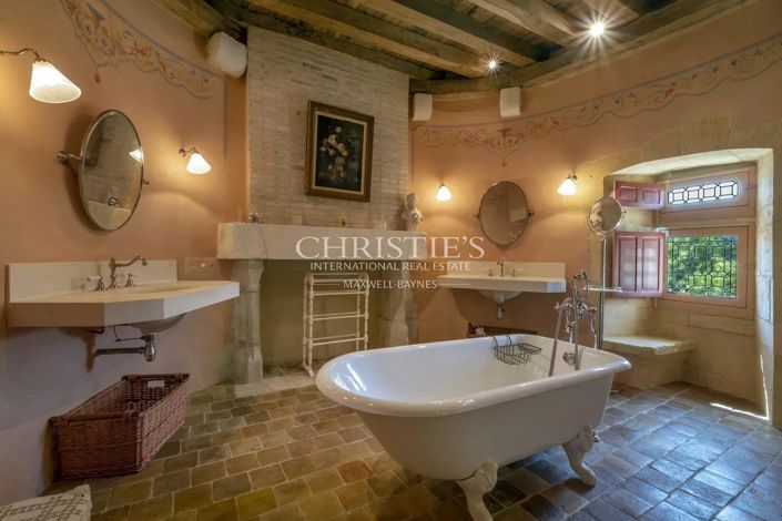 Image No.19-8 Bed House for sale