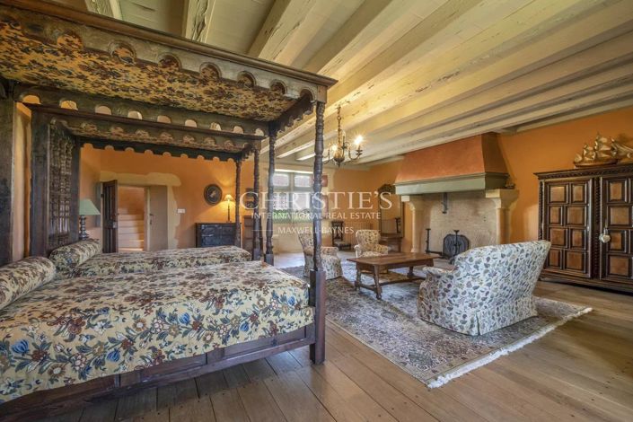 Image No.20-8 Bed House for sale