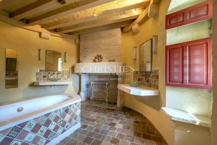 Image No.21-8 Bed House for sale