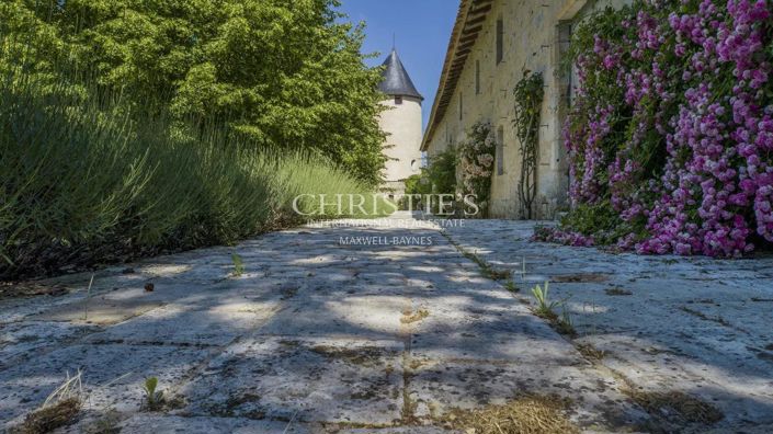 Image No.28-8 Bed House for sale