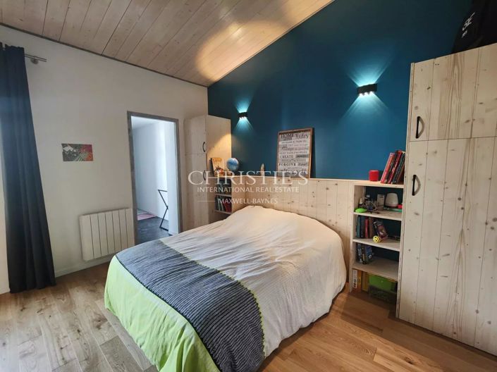 Image No.12-4 Bed House for sale