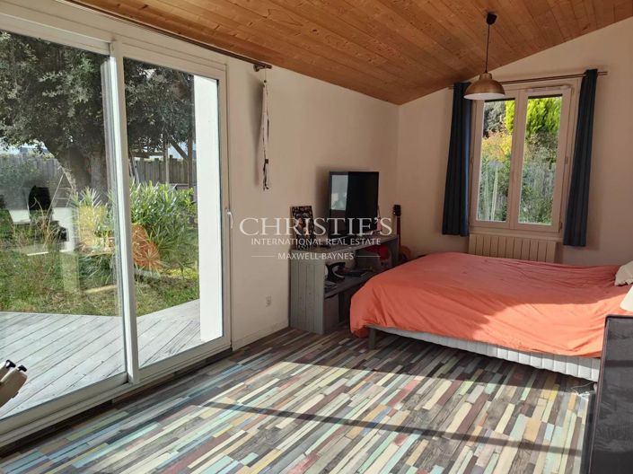 Image No.15-4 Bed House for sale