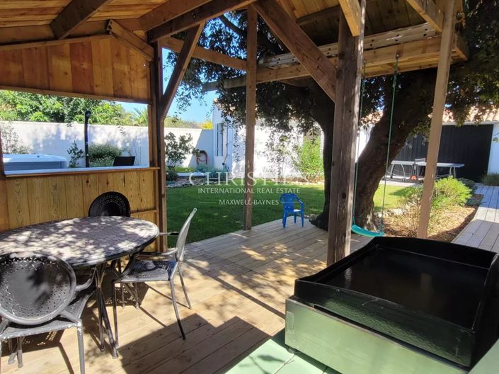 Image No.17-4 Bed House for sale