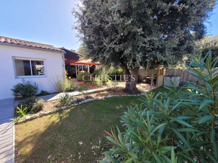 Image No.18-4 Bed House for sale