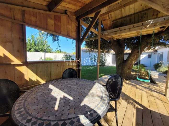 Image No.2-4 Bed House for sale