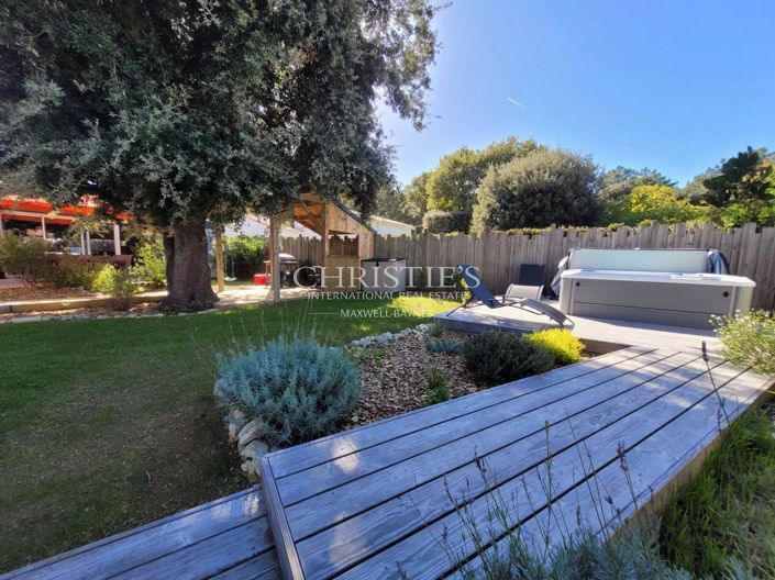 Image No.3-4 Bed House for sale