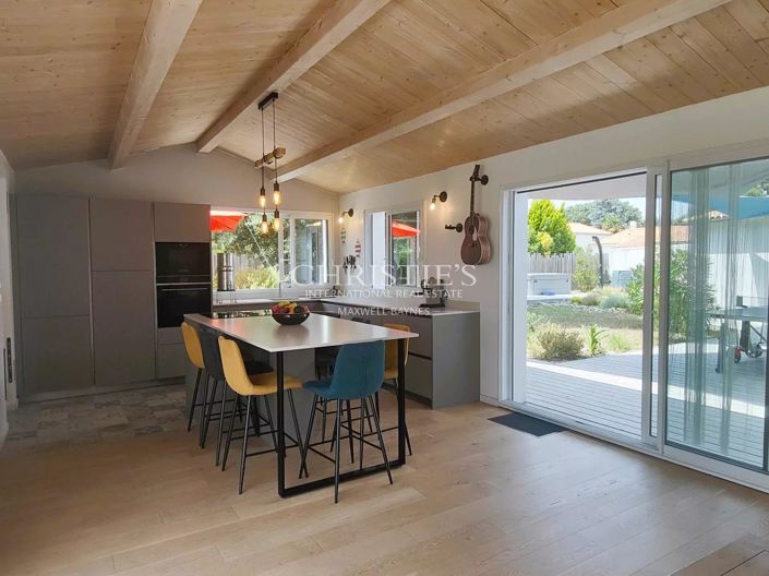 Image No.8-4 Bed House for sale