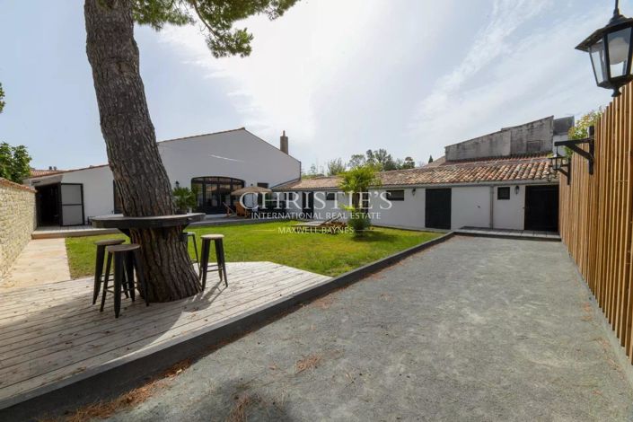 Image No.26-5 Bed House for sale