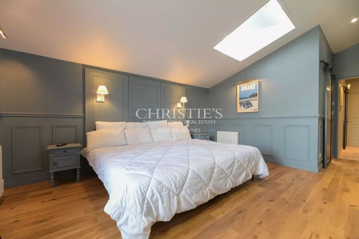 Image No.7-5 Bed House for sale