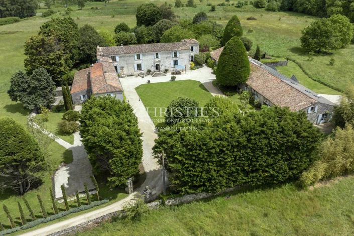 Image No.1-9 Bed House for sale