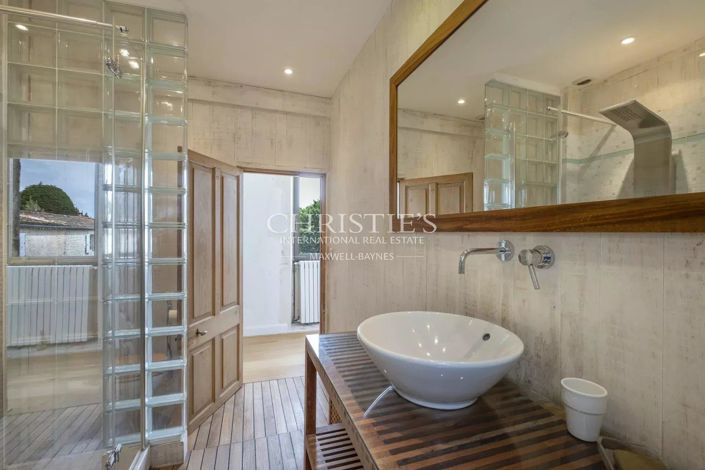 Image No.15-9 Bed House for sale