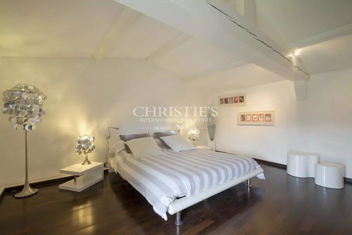 Image No.24-9 Bed House for sale