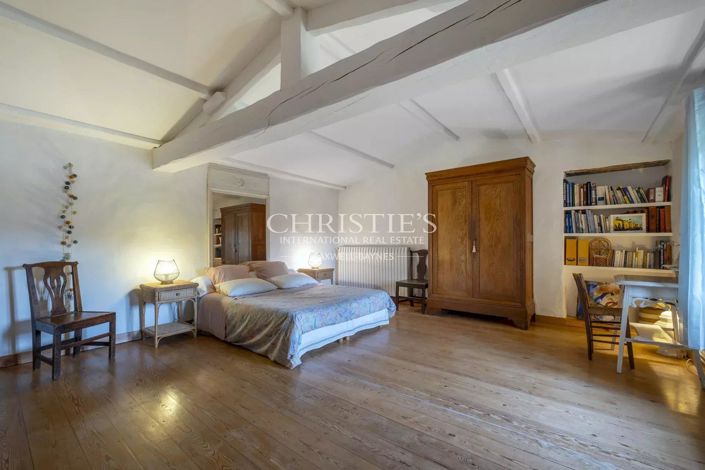 Image No.26-9 Bed House for sale