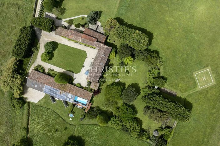 Image No.7-9 Bed House for sale