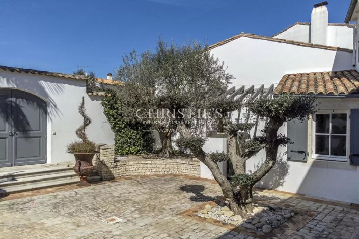 Image No.11-8 Bed House for sale