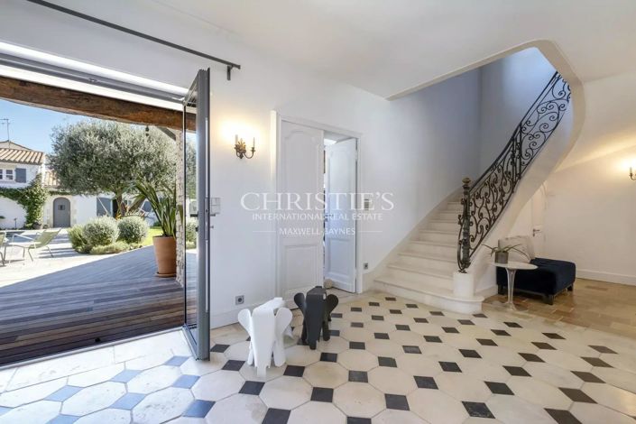 Image No.12-8 Bed House for sale