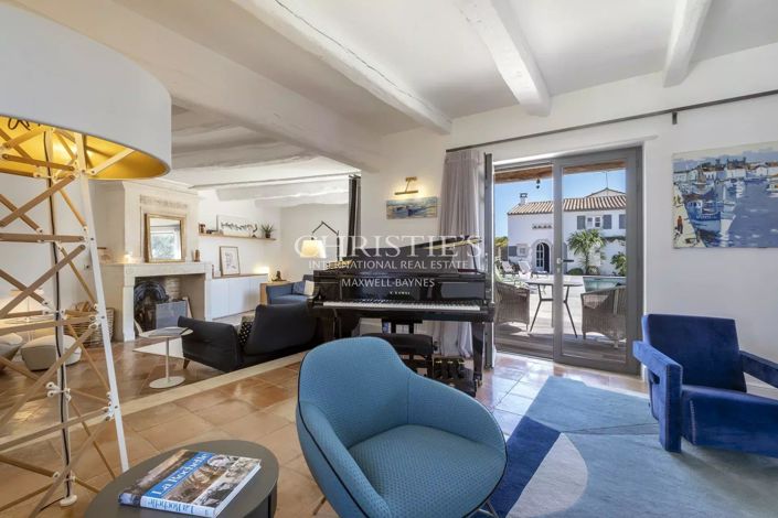 Image No.15-8 Bed House for sale