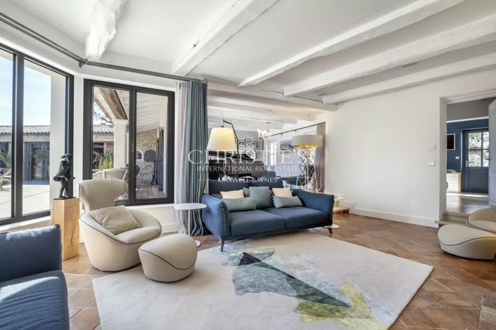 Image No.17-8 Bed House for sale