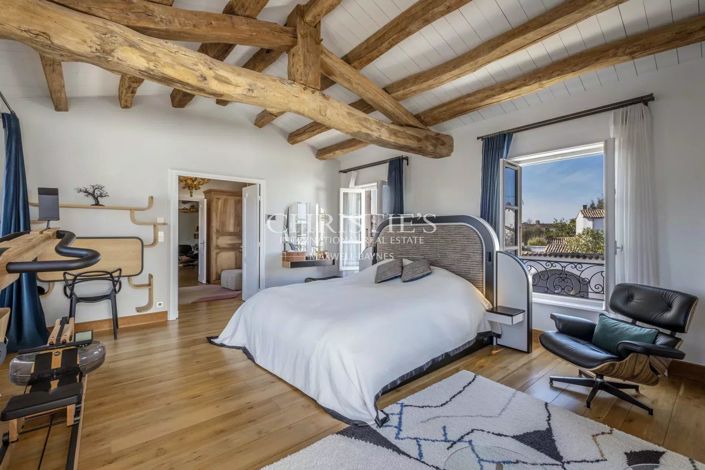 Image No.27-8 Bed House for sale