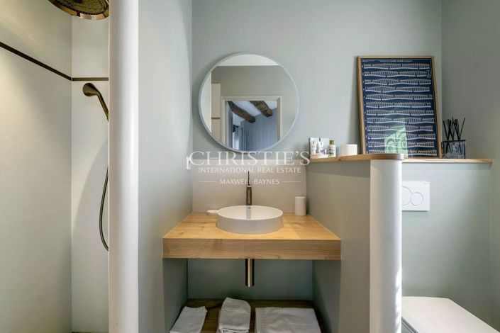 Image No.32-8 Bed House for sale