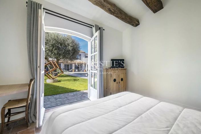 Image No.33-8 Bed House for sale