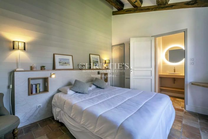 Image No.34-8 Bed House for sale