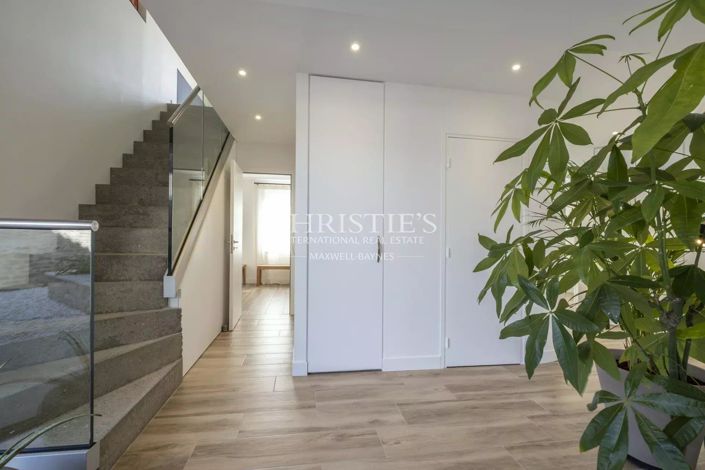 Image No.41-8 Bed House for sale