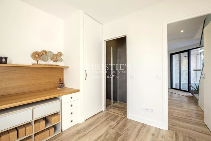 Image No.44-8 Bed House for sale