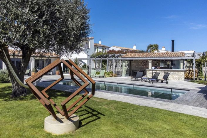 Image No.46-8 Bed House for sale