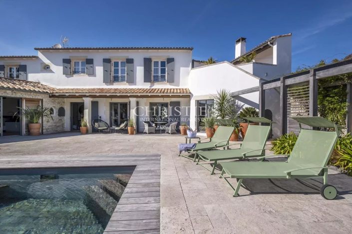 Image No.7-8 Bed House for sale