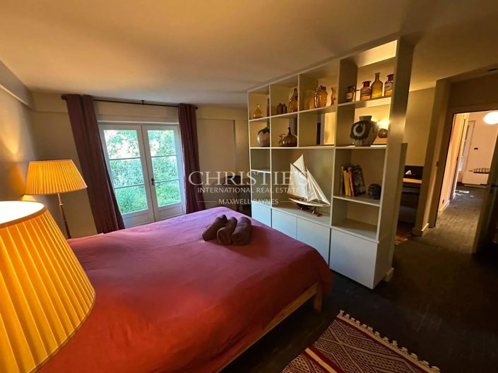 Image No.17-6 Bed House for sale