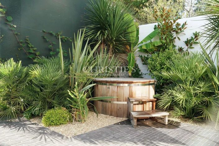 Image No.22-6 Bed House for sale