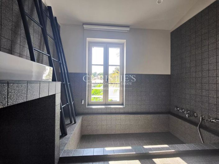 Image No.23-6 Bed House for sale