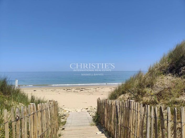 Image No.29-6 Bed House for sale