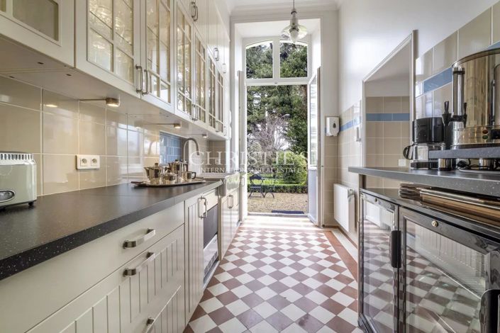 Image No.11-11 Bed House for sale