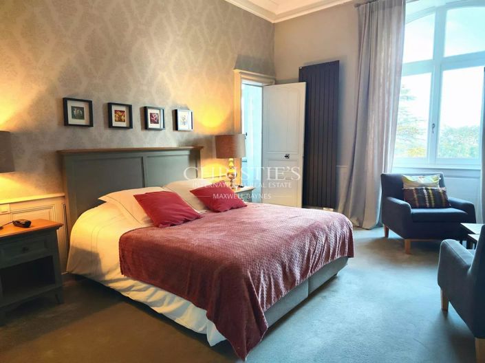 Image No.38-11 Bed House for sale